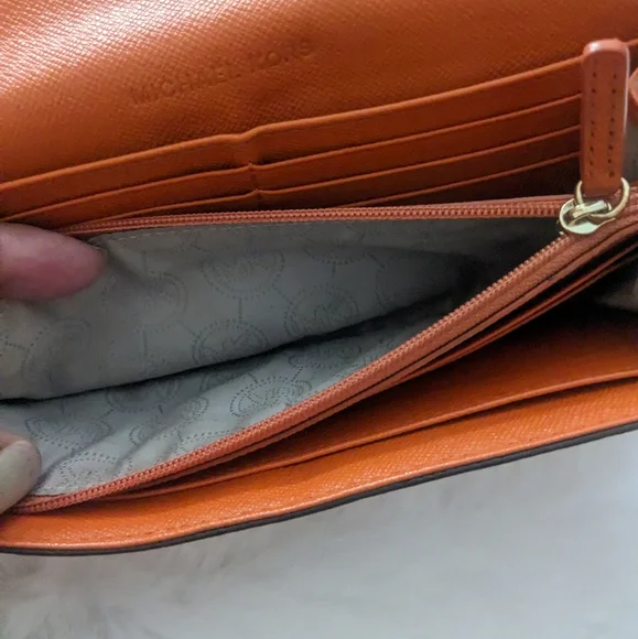 Michael Kors Ostrich Wallet - Picture 4 of 5